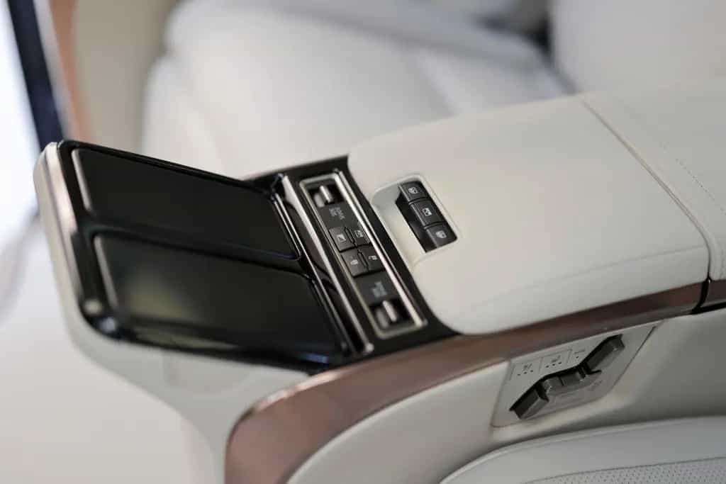 Lexus LM 350h Luxury AWD | 4-Sitzer null-photo-15