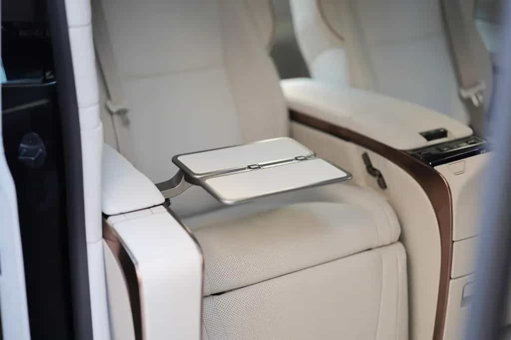 Lexus LM 350h Luxury AWD | 4-Sitzer null-photo-16