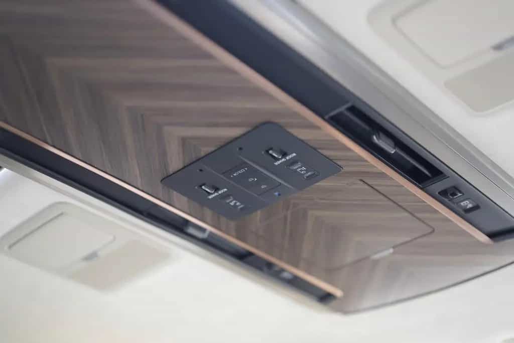 Lexus LM 350h Luxury AWD | 4-Sitzer null-photo-20