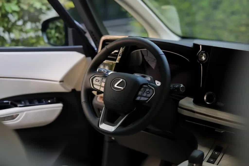 Lexus LM 350h Luxury AWD | 4-Sitzer null-photo-22