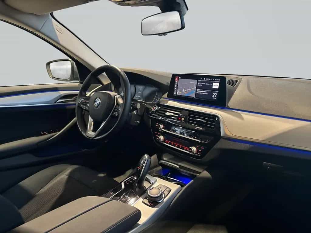 BMW 5 Series 520 d xDrive Touring Park-Assistent+DAB+LED+ 10/2020-photo-9