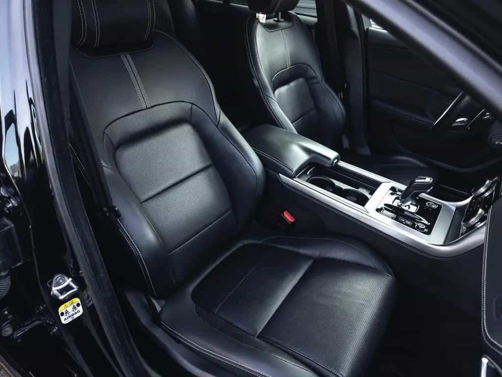 Jaguar XE D200 R-Dynamic S AWD LED DAB 360 Kamera Leder 07/2021-photo-14