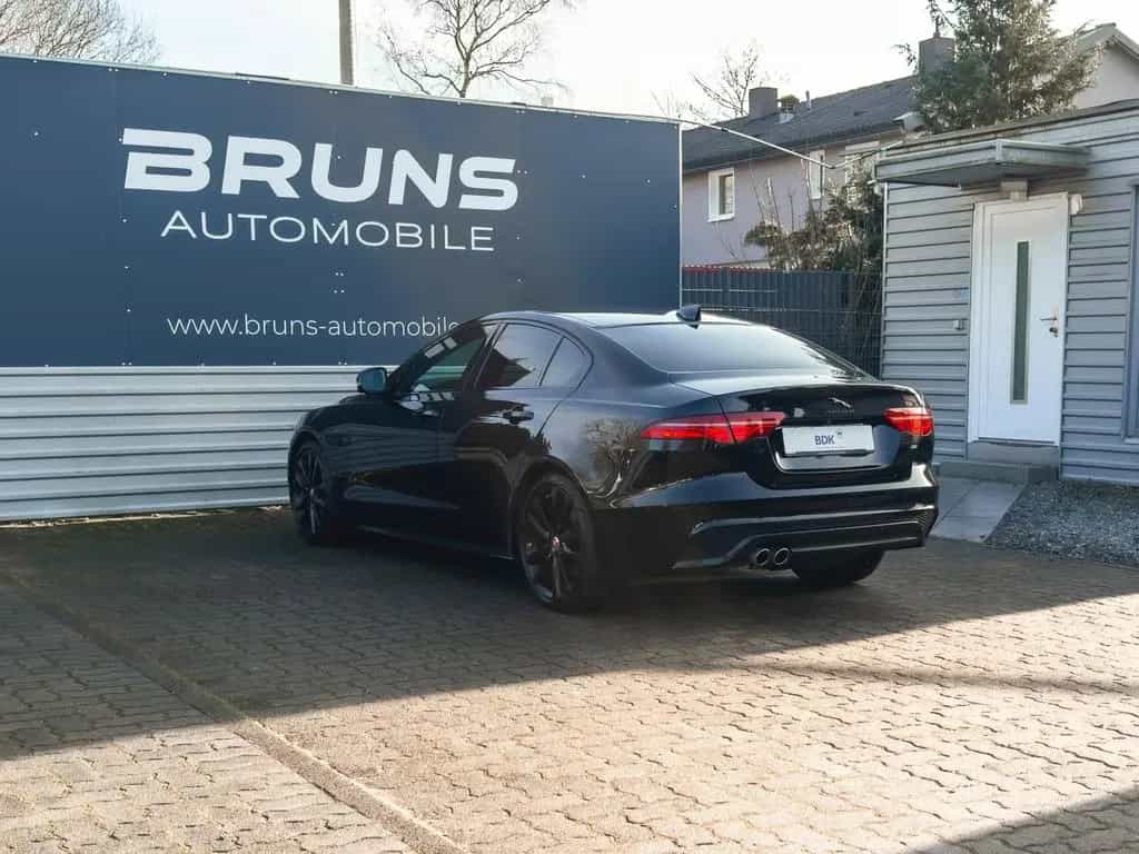Jaguar XE D200 R-Dynamic S AWD LED DAB 360 Kamera Leder 07/2021-photo-22
