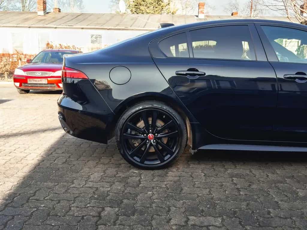 Jaguar XE D200 R-Dynamic S AWD LED DAB 360 Kamera Leder 07/2021-photo-23