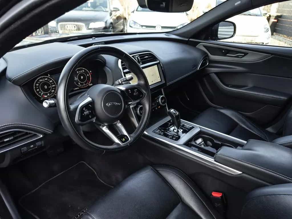 Jaguar XE D200 R-Dynamic S AWD LED DAB 360 Kamera Leder 07/2021-photo-5