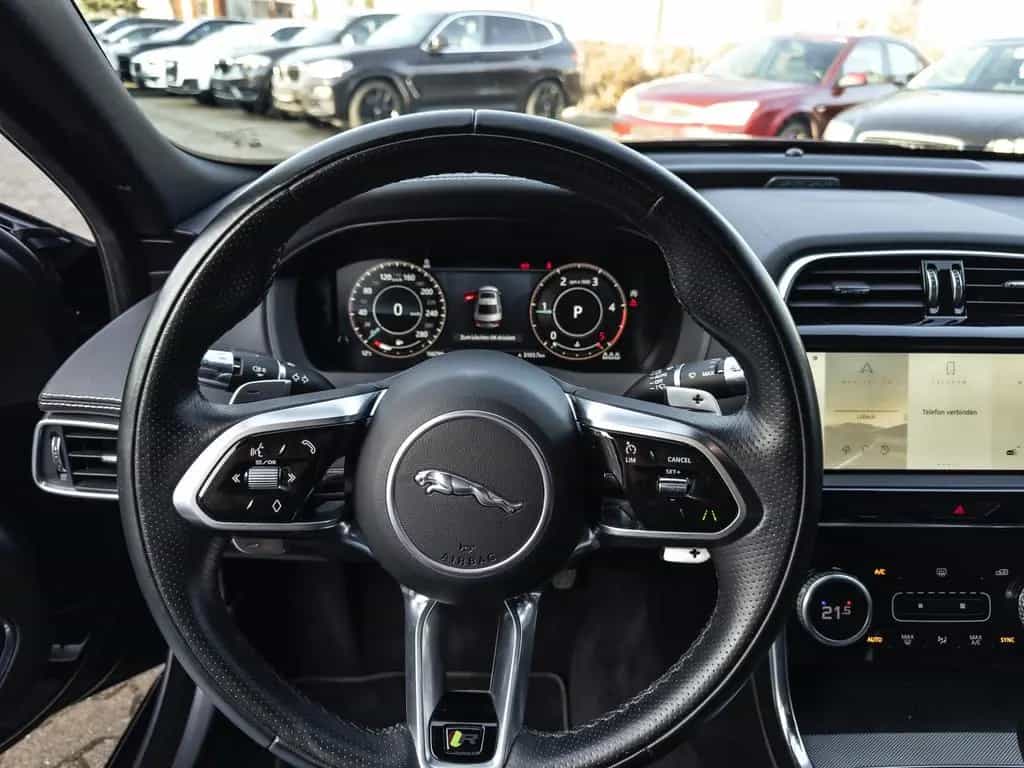Jaguar XE D200 R-Dynamic S AWD LED DAB 360 Kamera Leder 07/2021-photo-6