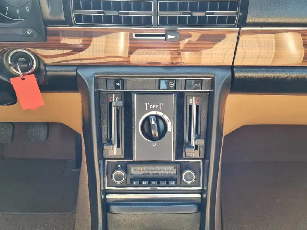 Mercedes-Benz S 280 280 S 1. FAMILIEN-HAND ORIGINAL KILOMETER 05/1975-photo-33
