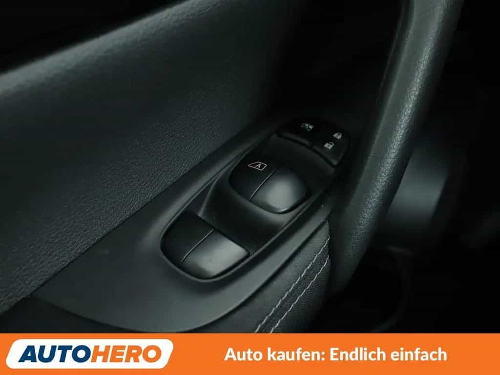 Nissan Qashqai 1.2 N-Connecta Aut*NAVI*TEMPO*360°CAM* 10/2016-photo-17