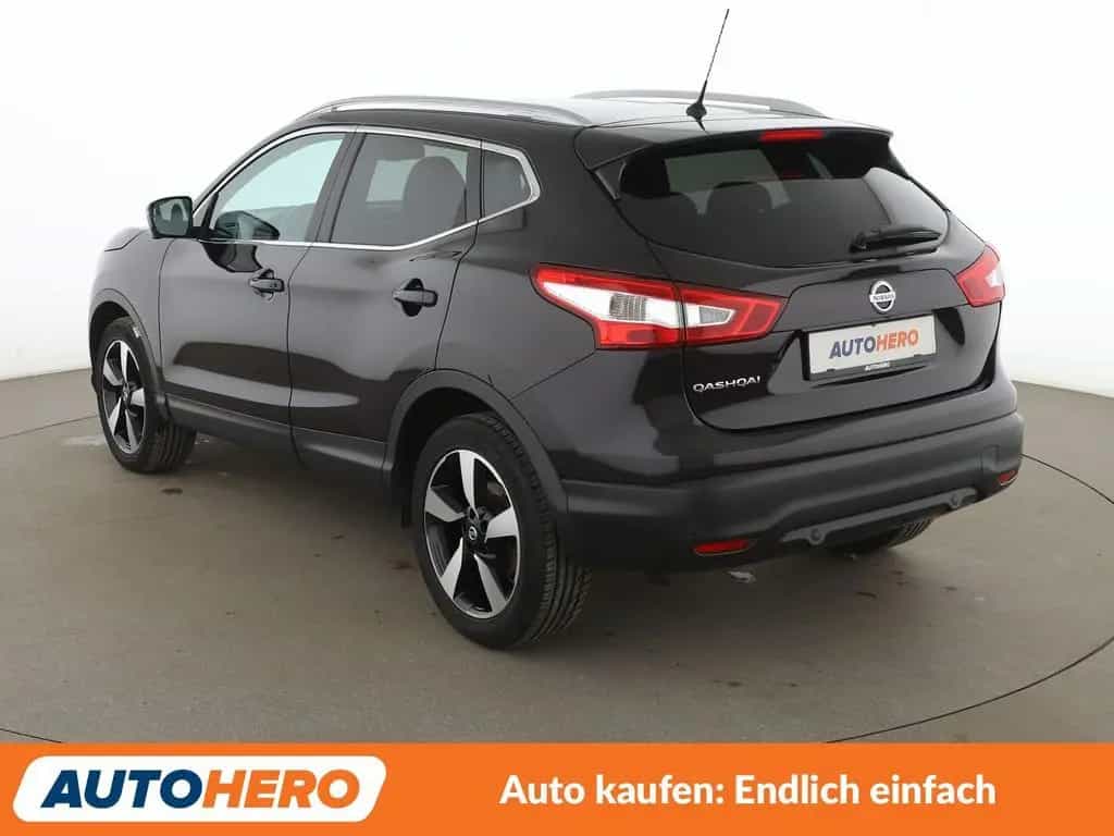 Nissan Qashqai 1.2 N-Connecta Aut*NAVI*TEMPO*360°CAM* 10/2016-photo-2