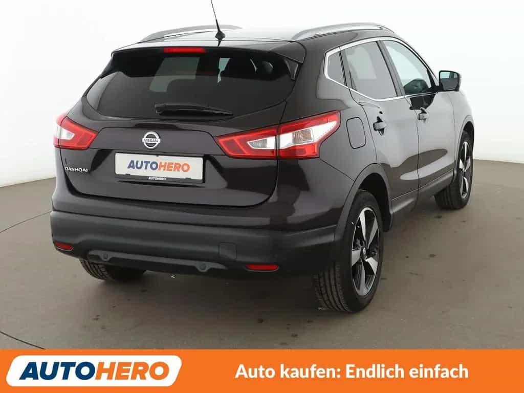 Nissan Qashqai 1.2 N-Connecta Aut*NAVI*TEMPO*360°CAM* 10/2016-photo-3