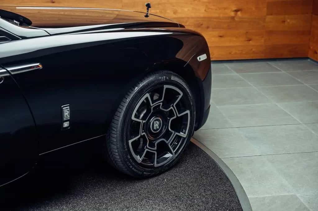 Rolls-Royce Wraith Black Badge Facelift 01/2017-photo-10