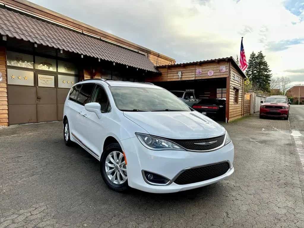 Chrysler Pacifica 3.6 V6*LEDER*PDC*KAMERA*LED*AHK*7SITZER*GARANTIE 12/2019-photo-10