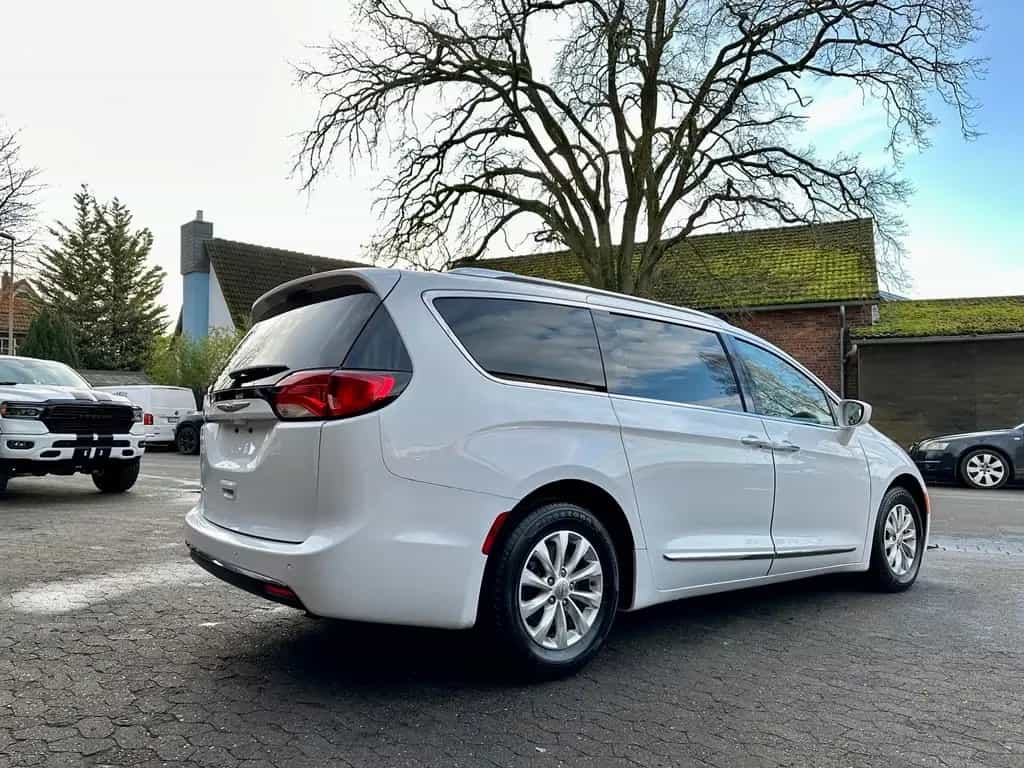 Chrysler Pacifica 3.6 V6*LEDER*PDC*KAMERA*LED*AHK*7SITZER*GARANTIE 12/2019-photo-18