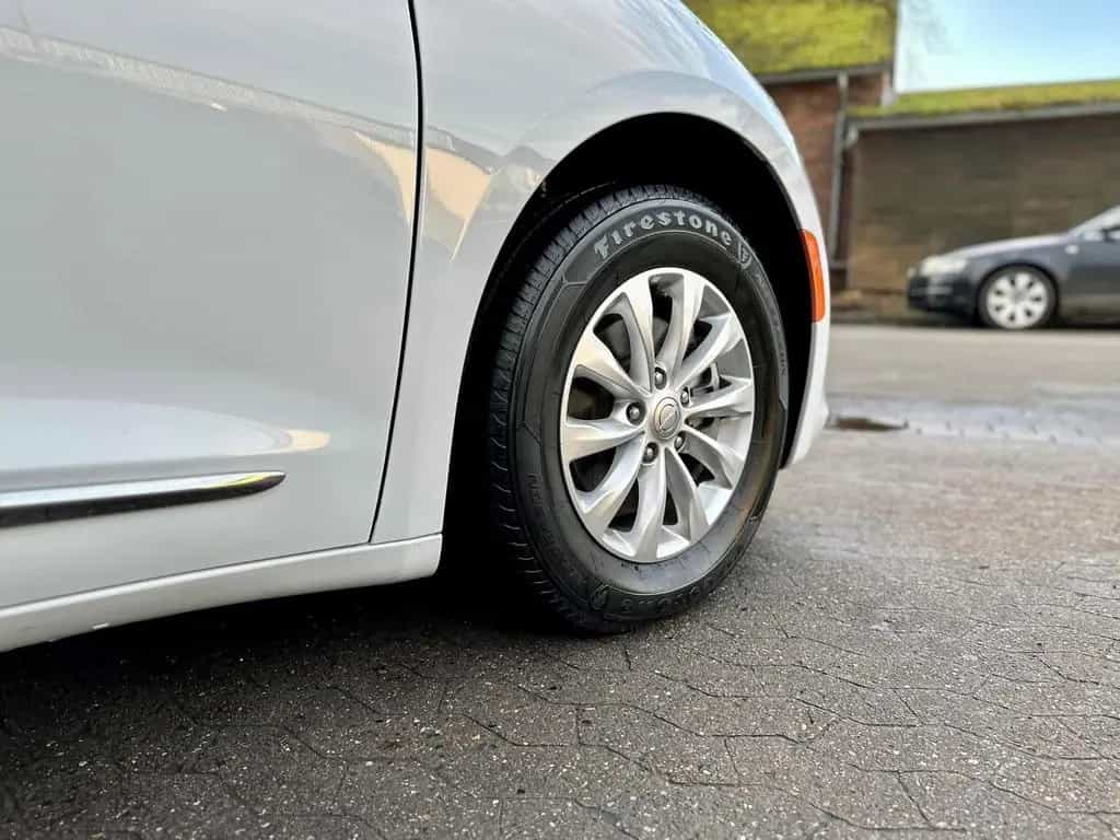 Chrysler Pacifica 3.6 V6*LEDER*PDC*KAMERA*LED*AHK*7SITZER*GARANTIE 12/2019-photo-19