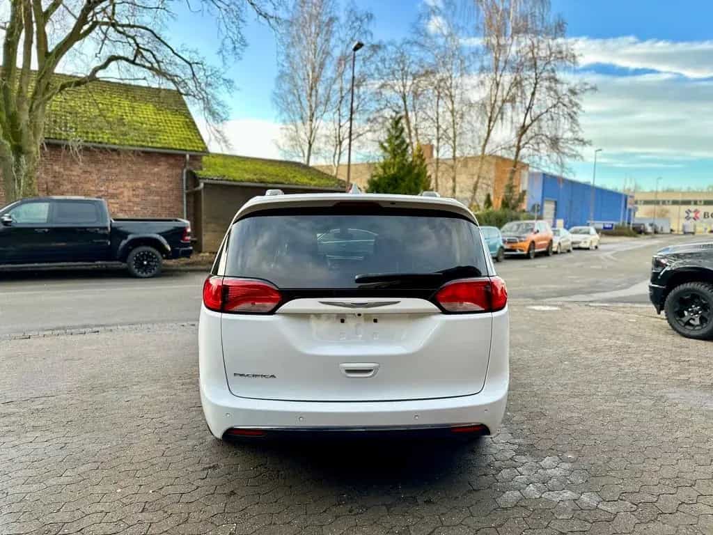 Chrysler Pacifica 3.6 V6*LEDER*PDC*KAMERA*LED*AHK*7SITZER*GARANTIE 12/2019-photo-20
