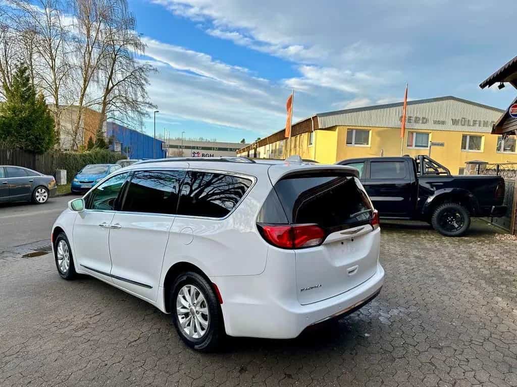 Chrysler Pacifica 3.6 V6*LEDER*PDC*KAMERA*LED*AHK*7SITZER*GARANTIE 12/2019-photo-22