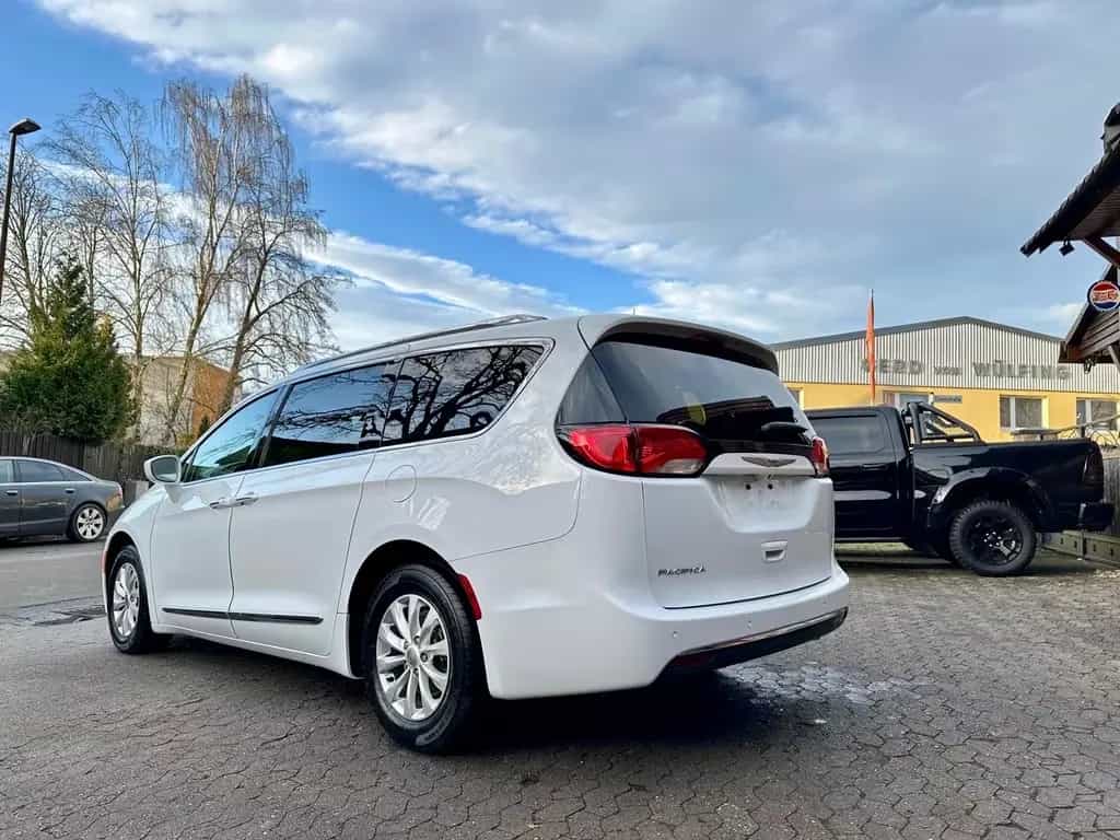 Chrysler Pacifica 3.6 V6*LEDER*PDC*KAMERA*LED*AHK*7SITZER*GARANTIE 12/2019-photo-23