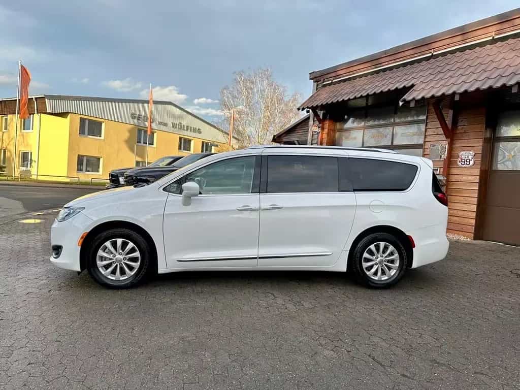 Chrysler Pacifica 3.6 V6*LEDER*PDC*KAMERA*LED*AHK*7SITZER*GARANTIE 12/2019-photo-24