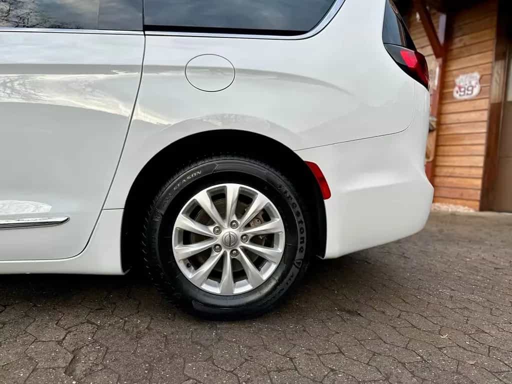 Chrysler Pacifica 3.6 V6*LEDER*PDC*KAMERA*LED*AHK*7SITZER*GARANTIE 12/2019-photo-25