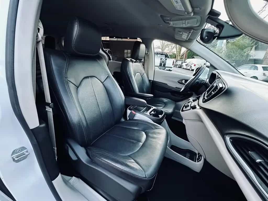 Chrysler Pacifica 3.6 V6*LEDER*PDC*KAMERA*LED*AHK*7SITZER*GARANTIE 12/2019-photo-42