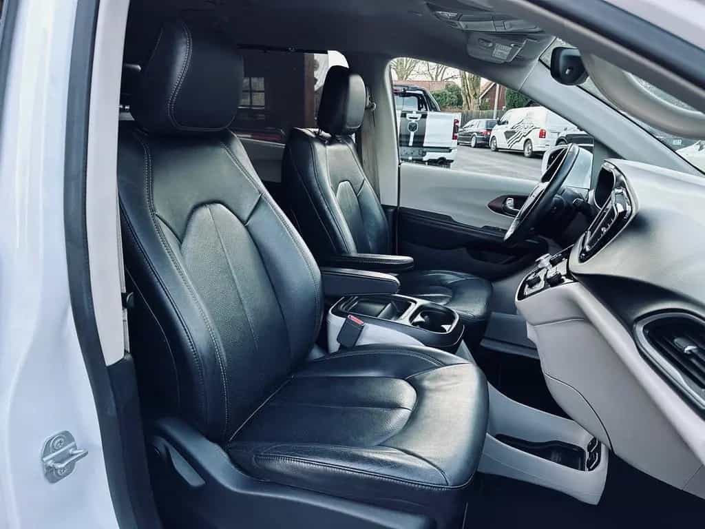 Chrysler Pacifica 3.6 V6*LEDER*PDC*KAMERA*LED*AHK*7SITZER*GARANTIE 12/2019-photo-44