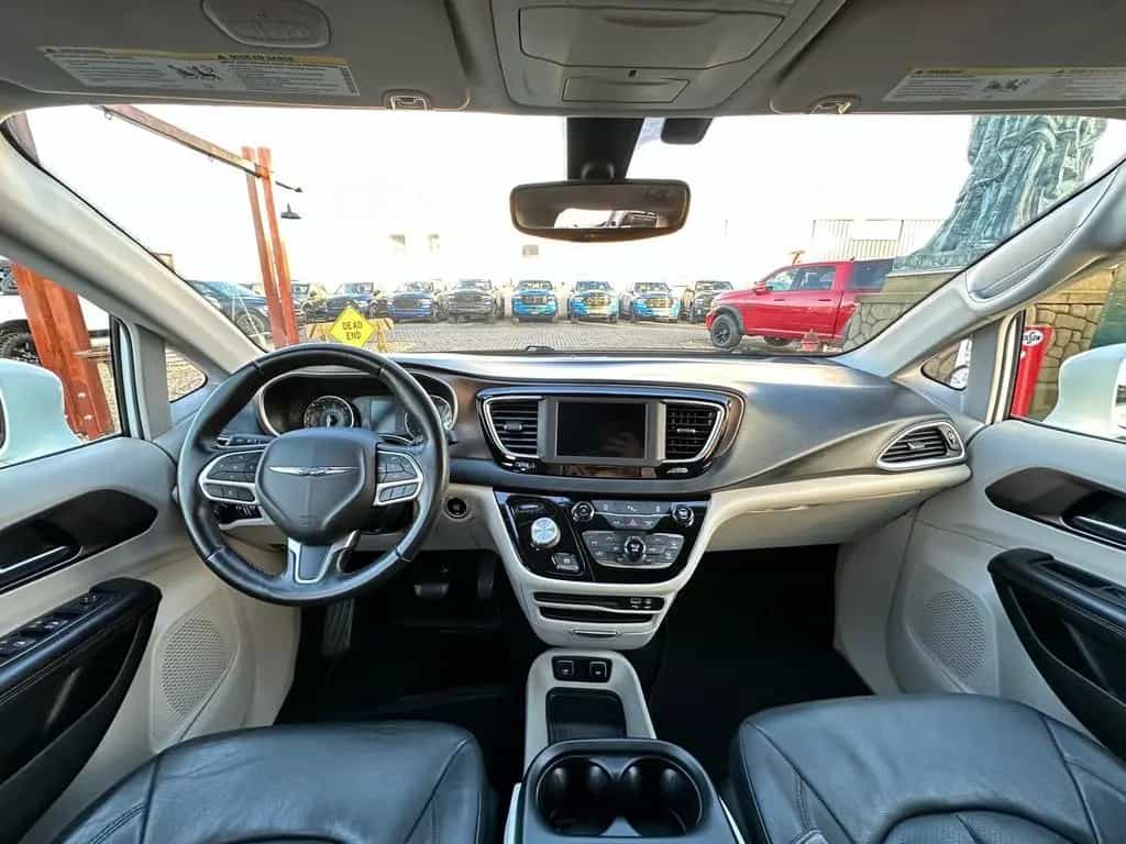 Chrysler Pacifica 3.6 V6*LEDER*PDC*KAMERA*LED*AHK*7SITZER*GARANTIE 12/2019-photo-48