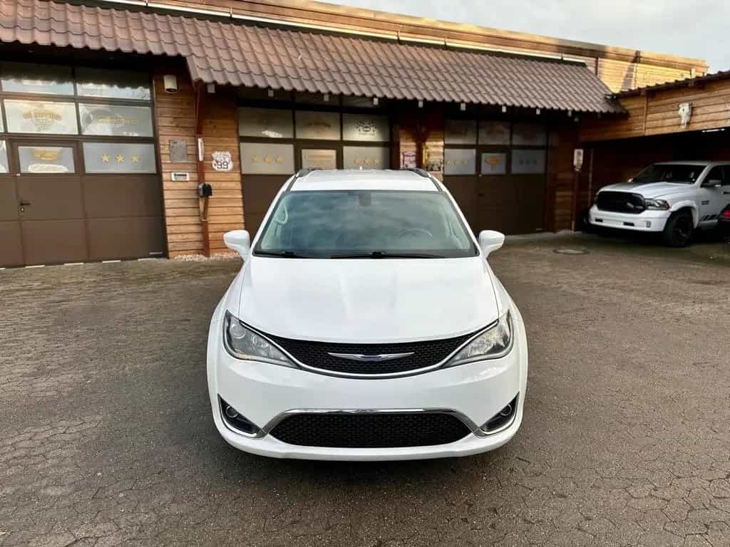 Chrysler Pacifica 3.6 V6*LEDER*PDC*KAMERA*LED*AHK*7SITZER*GARANTIE 12/2019-photo-6