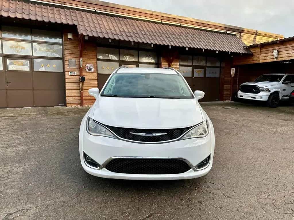 Chrysler Pacifica 3.6 V6*LEDER*PDC*KAMERA*LED*AHK*7SITZER*GARANTIE 12/2019-photo-7