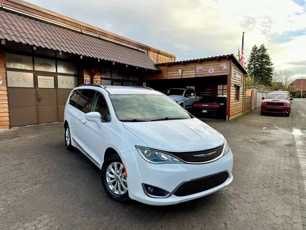 Chrysler Pacifica 3.6 V6*LEDER*PDC*KAMERA*LED*AHK*7SITZER*GARANTIE 12/2019-photo-9