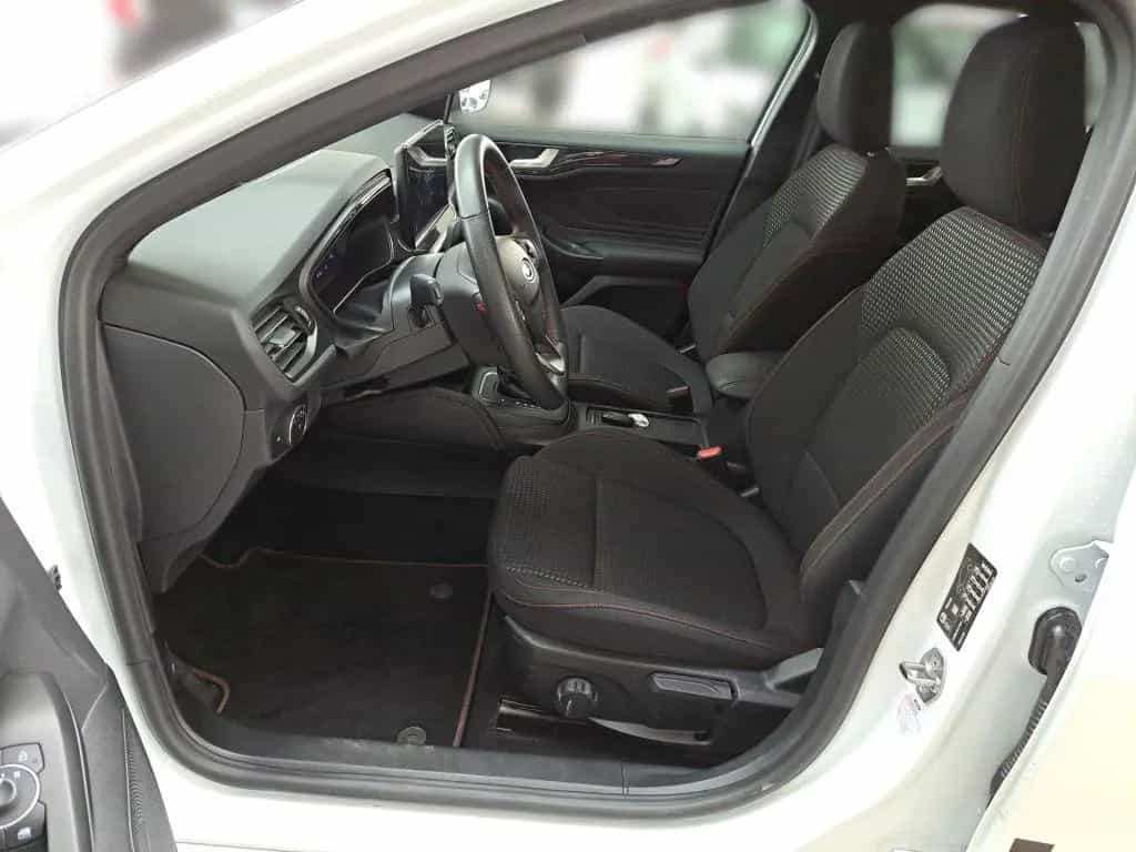 Ford Focus Turnier 1.0 EcoBoost Hybrid Aut. ST-LINE X 12/2023-photo-7