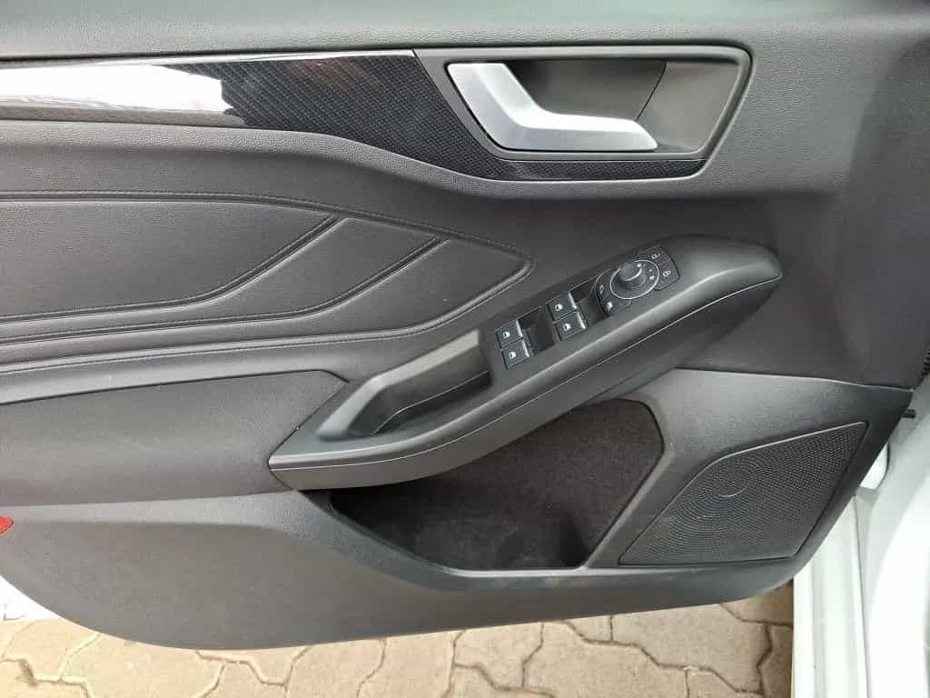 Ford Focus Turnier 1.0 EcoBoost Hybrid Aut. ST-LINE X 12/2023-photo-8