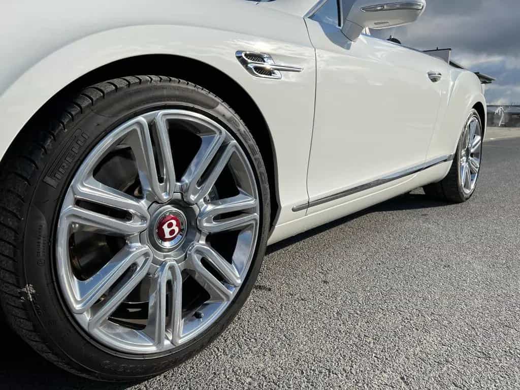 Bentley Continental GTC V8*MULLINER*FACELIFT*SHZ*SITZBEL 11/2016-photo-22