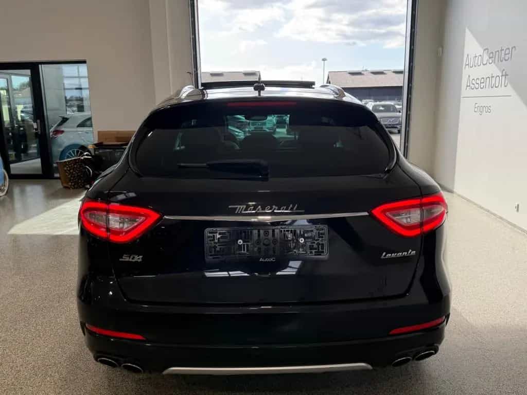 Maserati Levante S GranLusso SQ4 MEGA VOLL Facelift 4x4 08/2018-photo-10