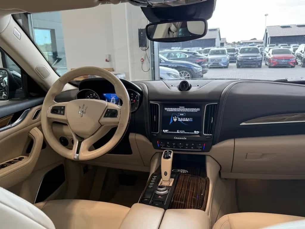 Maserati Levante S GranLusso SQ4 MEGA VOLL Facelift 4x4 08/2018-photo-14