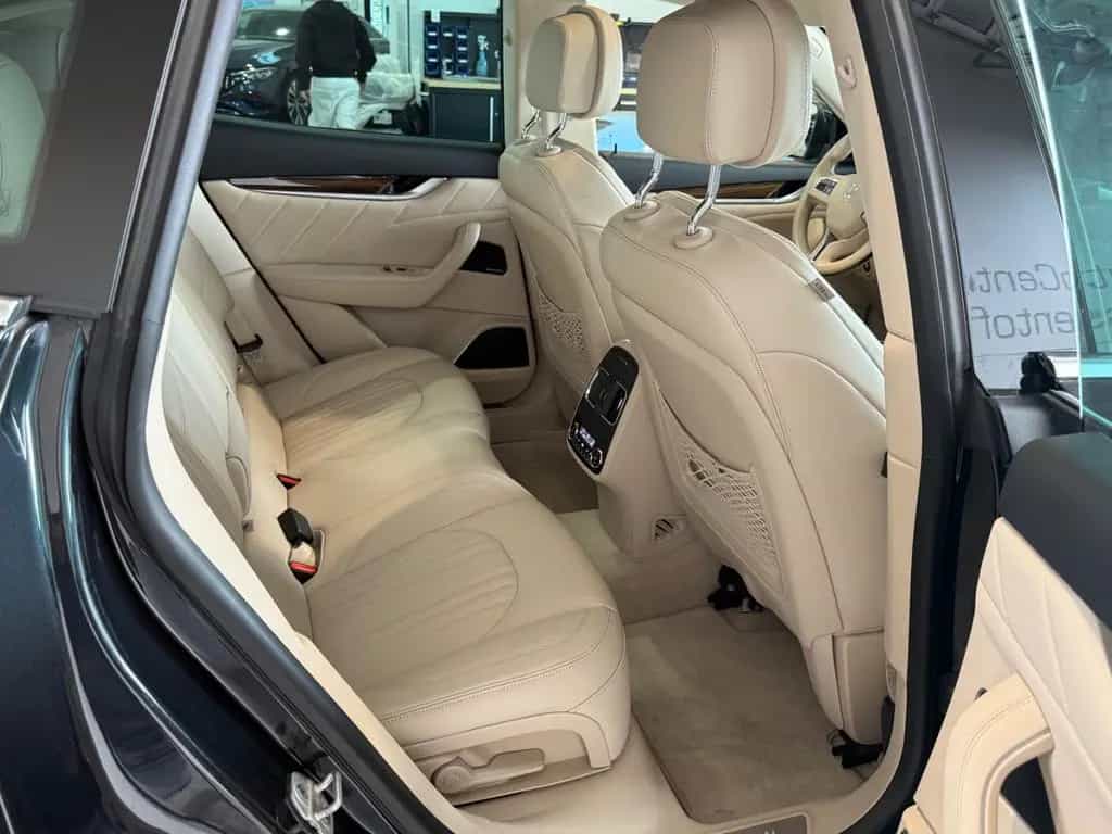 Maserati Levante S GranLusso SQ4 MEGA VOLL Facelift 4x4 08/2018-photo-17