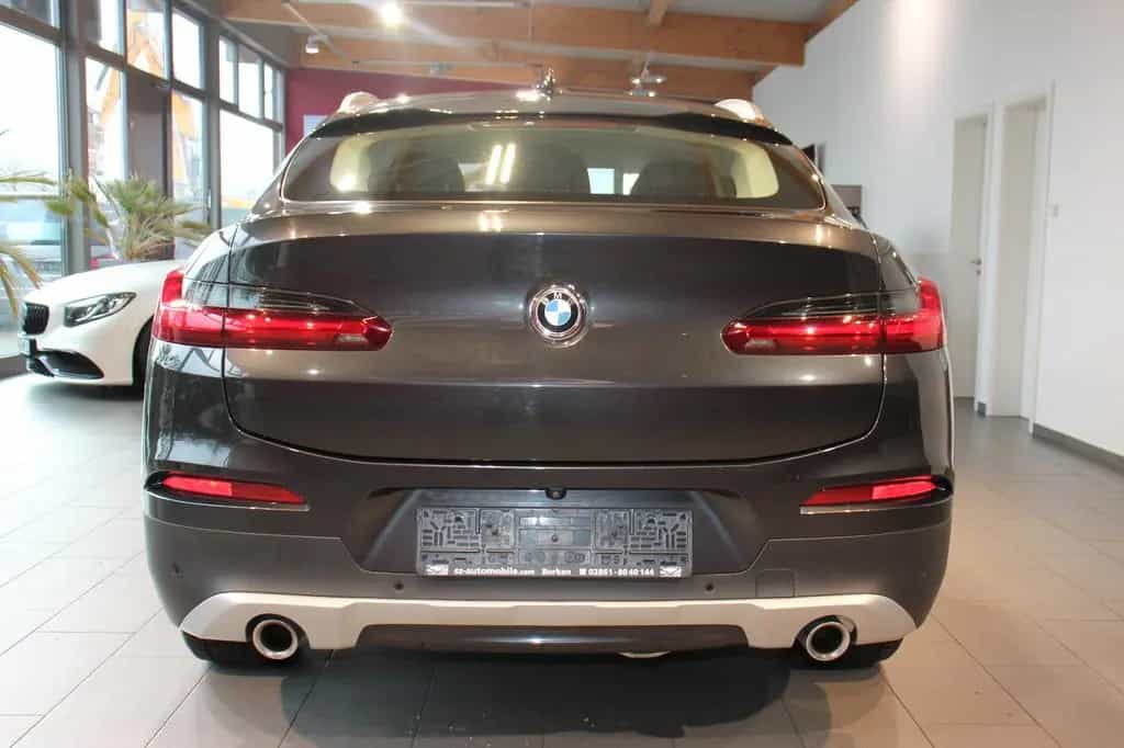 BMW X4 xDrive 20 i  xLine 2.Hand ACC Leder Navi AHK 02/2020-photo-4