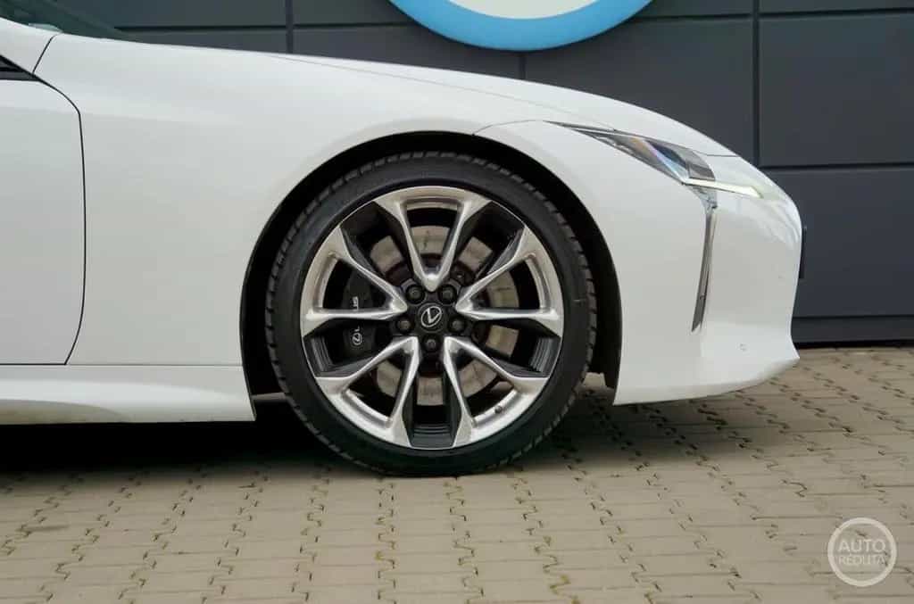 Lexus LC 500h Superturismo 08/2017-photo-11