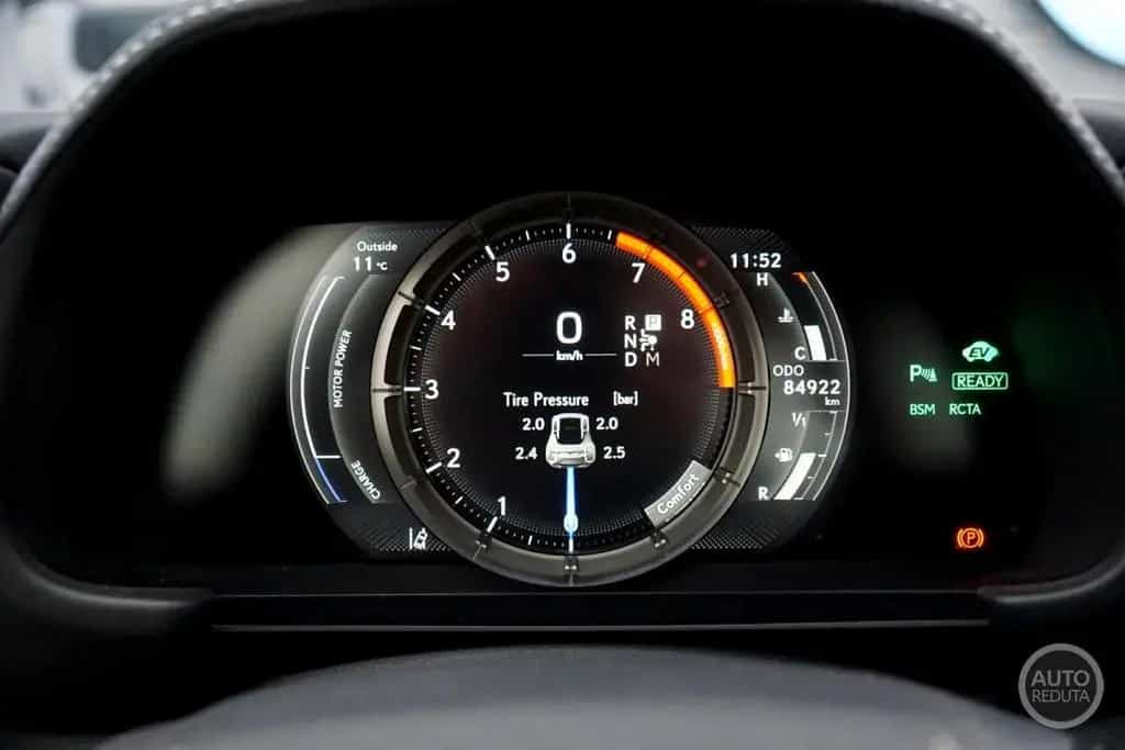 Lexus LC 500h Superturismo 08/2017-photo-21