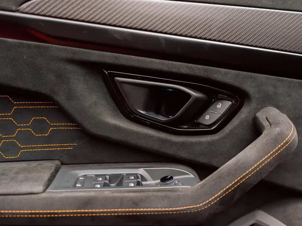 Lamborghini Urus 4.0 V8 Performante 02/2025-photo-15