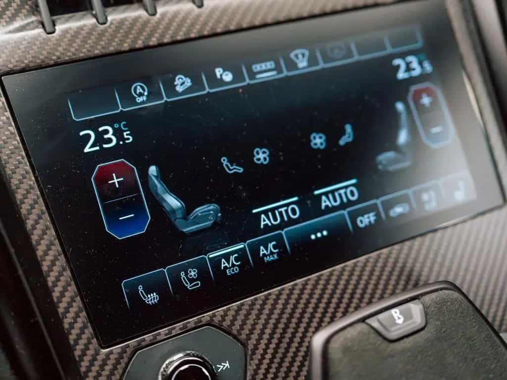Lamborghini Urus 4.0 V8 Performante 02/2025-photo-25