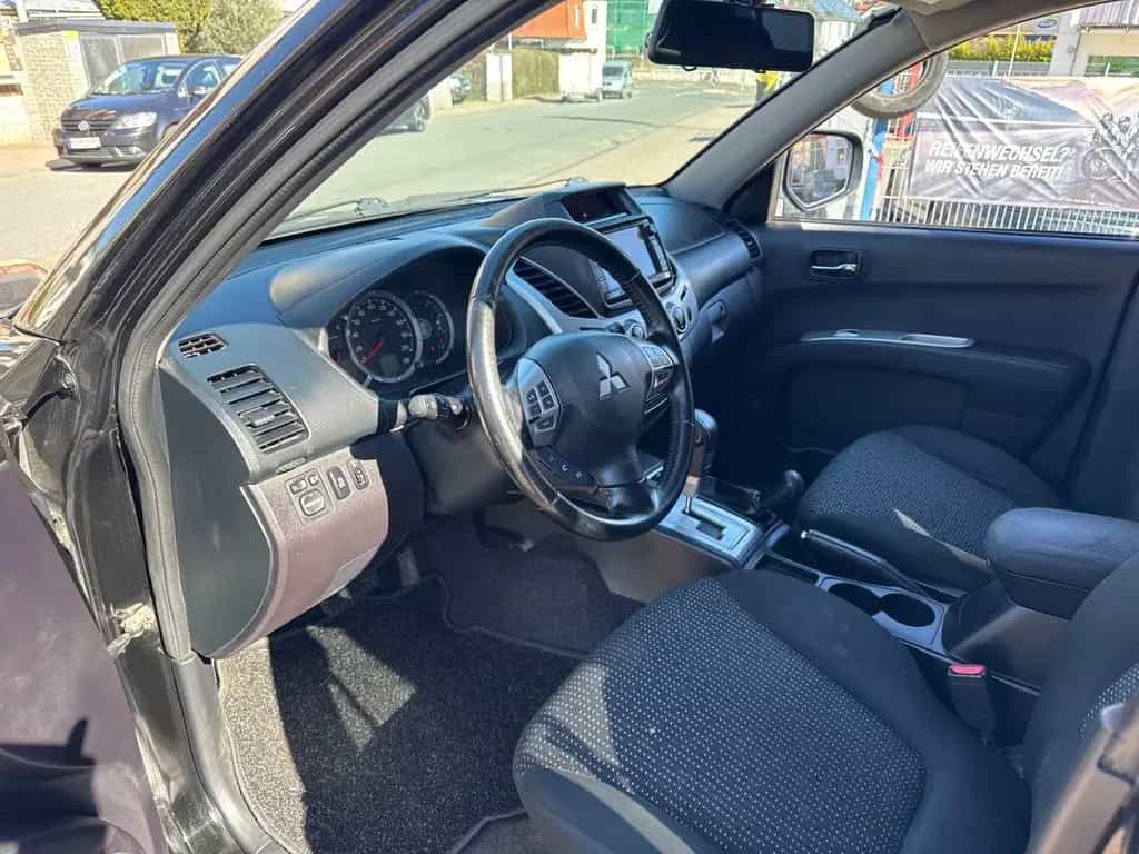 Mitsubishi L200 Diamant Edition Doppelkabine 4WD 02/2015-photo-3