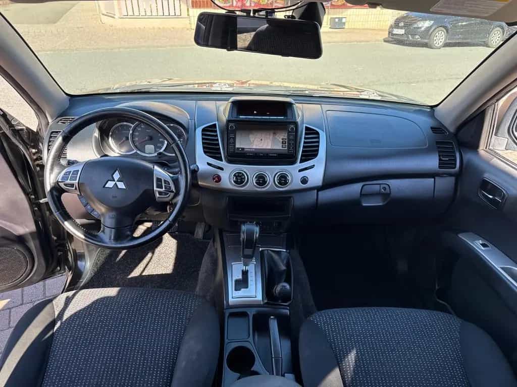 Mitsubishi L200 Diamant Edition Doppelkabine 4WD 02/2015-photo-5