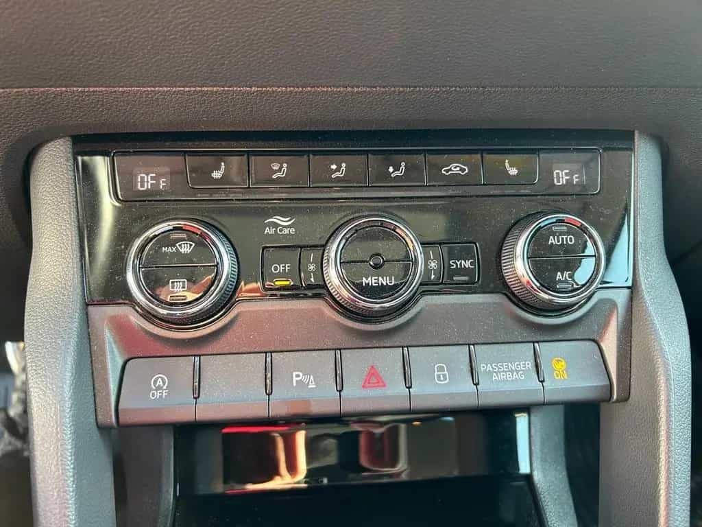 Skoda Karoq Sportline 1.5 TSi-DSG-Automatic 150 PS LED 09/2020-photo-15