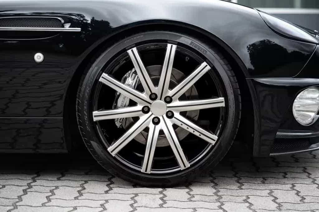 Aston Martin Vanquish V12 Vanquish MANSORY 23K km/2+2/Full AM history 09/2004-photo-8