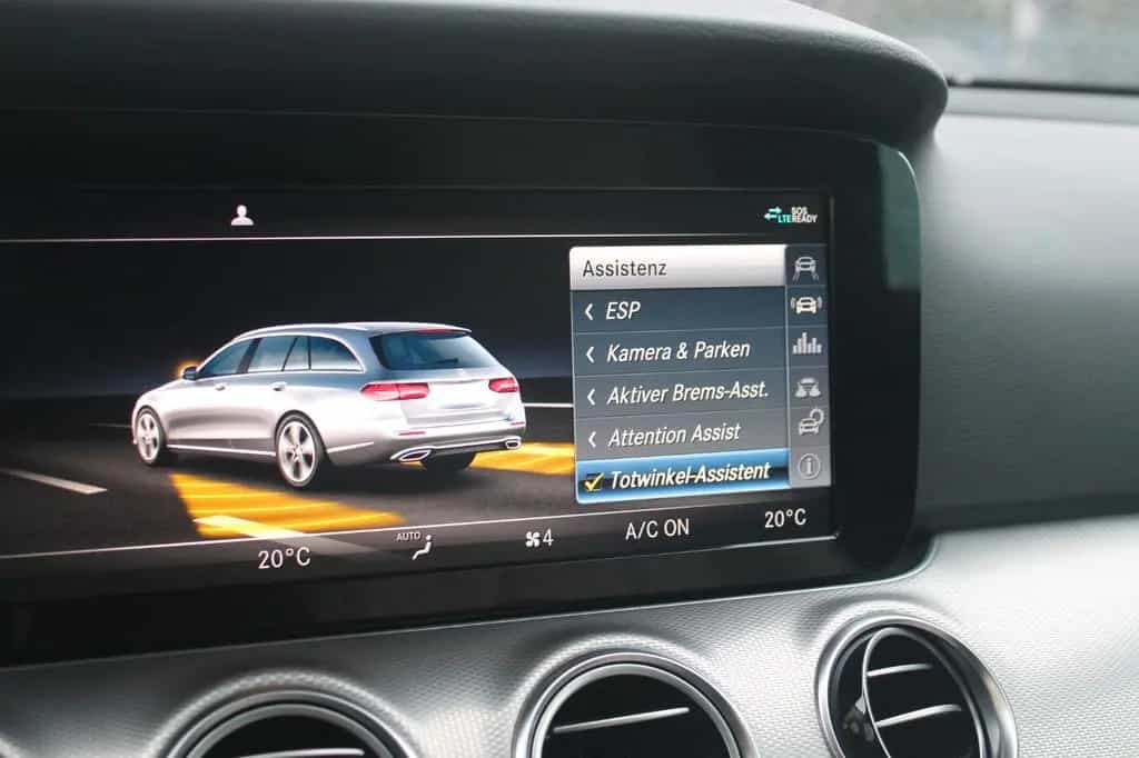 Mercedes-Benz E-Class 200 4Matic T Avantg.*9G Aut.*neue 20"LM*SD*LED 10/2018-photo-16