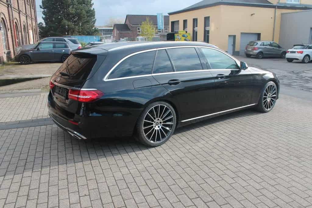 Mercedes-Benz E-Class 200 4Matic T Avantg.*9G Aut.*neue 20"LM*SD*LED 10/2018-photo-4