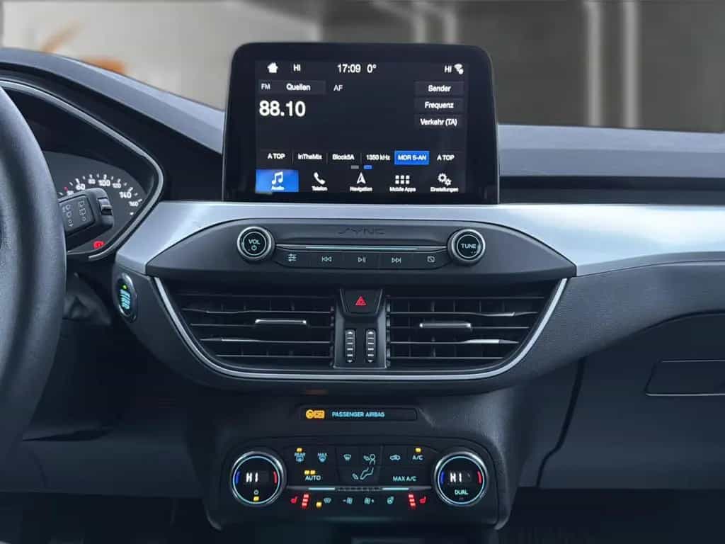 Ford Focus Turnier Cool & Connect+1HD+WINTER.P+RFK 11/2019-photo-13