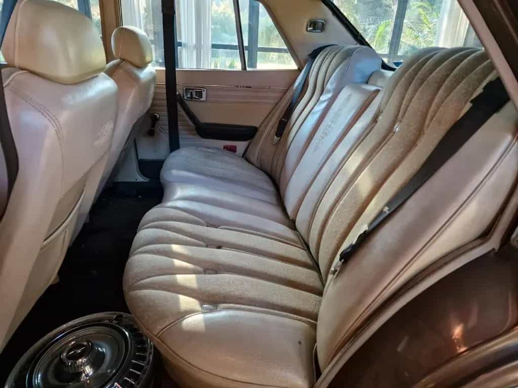 Datsun 260 C 08/1974-photo-5