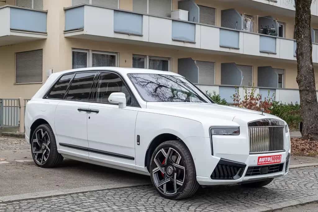 Rolls-Royce Cullinan II / FACELIFT / 4 SEATS / BLACK BADGE 11/2024-photo-1