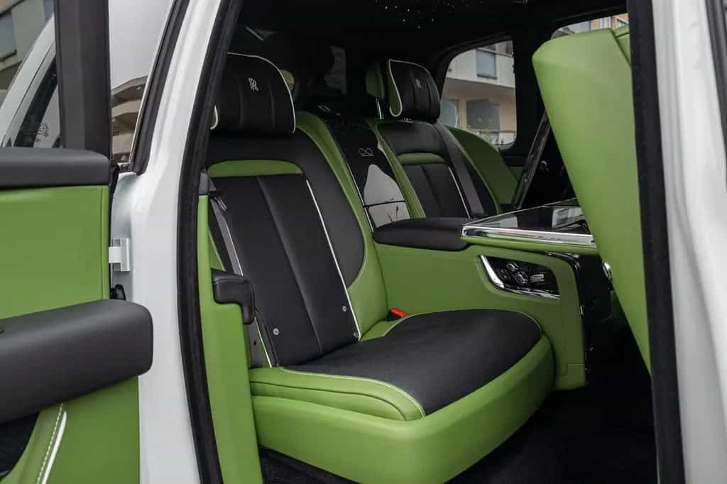 Rolls-Royce Cullinan II / FACELIFT / 4 SEATS / BLACK BADGE 11/2024-photo-16